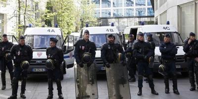 الشرطة الفرنسية تصيب مهاجماً أمام كاتدرائية نوتردام في باريس