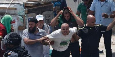 الاحتلال الإسرائيلي يعتدي على آلاف المصلين في باب الأسباط بالقدس المحتلةويشن حملة اعتقالات في المدينة