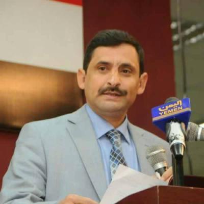 "وزير" الصناعة يطالب بالتحقيق لكشف المتورطين في العبث بالعملة والمشتقات والغذاء والمؤامرات في تعطيل الهيئة اليمنية للمواصفات والمقاييس