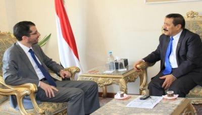 وزير الخارجية يلتقي القائم بأعمال السفارة السورية