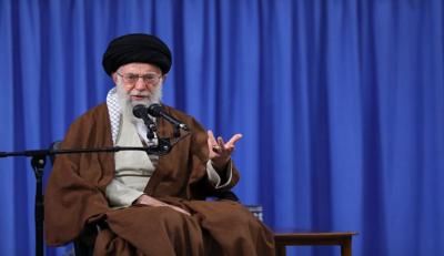 قائد الثورة الإسلامية : وصم ترامب للشعب الايراني بالارهاب دليل حماقة