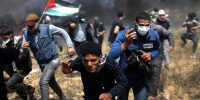 استشهاد شاب فلسطيني وإصابة 41 جراء قمع الاحتلال مسيرات العودة