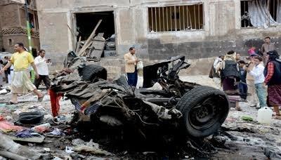 استشهاد مواطنين 2 وإصابة 6 اخرين جراء انفجار سيارة مفخخة أمام جامع قبة المهدي بصنعاء القديمة