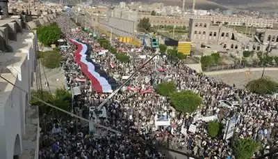 مسيرة جماهيرية حاشدة بصنعاء تحت شعار"جرائم العدوان في تعز وعمران جرائم حرب "