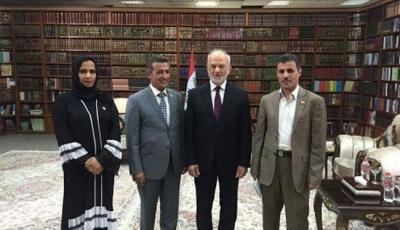 هام : برئاسة نائب رئيسها  القانص وفد اللجنة الثورية اليمنية يصل العراق ويلتقي وزير النفط العراقي وعددا من مسؤوليه في بغداد