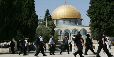 القدس : مستوطنون إسرائيليون يقتحمون المسجد الأقصى وسط حماية من قوات الاحتلال