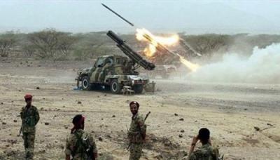 القوة الصاروخية للجيش واللجان تستهدف تجمعات الغزاة والمرتزقة بمدينة الحزم في الجوف