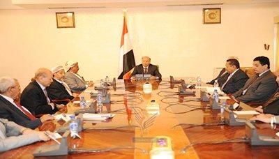 الرئيس هادي يدعو إلى "إجتماع عاجل" لمناقشة الأوضاع الطارئة بالعاصمة صنعاء 