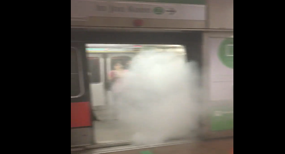 تصاعد أعمدة دخان من محطة قطار أنفاق في سنغافورة
