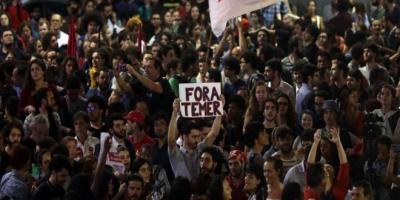 عشرات آلاف البرازيليين يخرجون احتجاجا ضد الرئيس ميشال تامر