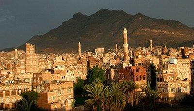 محلي أمانة العاصمة يدين استمرار استهداف العدوان لمدينة صنعاء القديمة