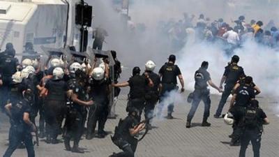 "تركيا":اعتقال صحفيين وفصل آلاف الموظفين 