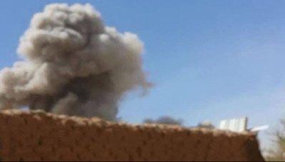 قصف مدفعي على تجمعات منافقي العدوان بمعسكر كوفل بمأرب