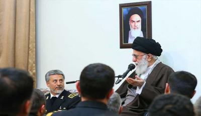 قائد الثورة الإسلامية : يدعو الى تكريس التواجد الايراني في المياه الحرة 